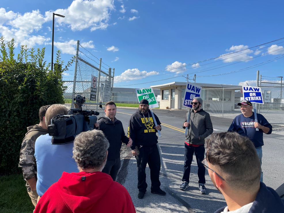 Mackenzie Issues Statement on UAW Strike at Mack Trucks 